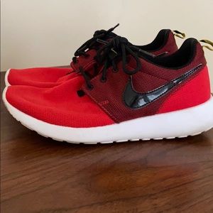 Red Nike Roshe